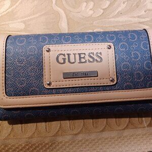 Guess Tri-fold Clutch Wallet